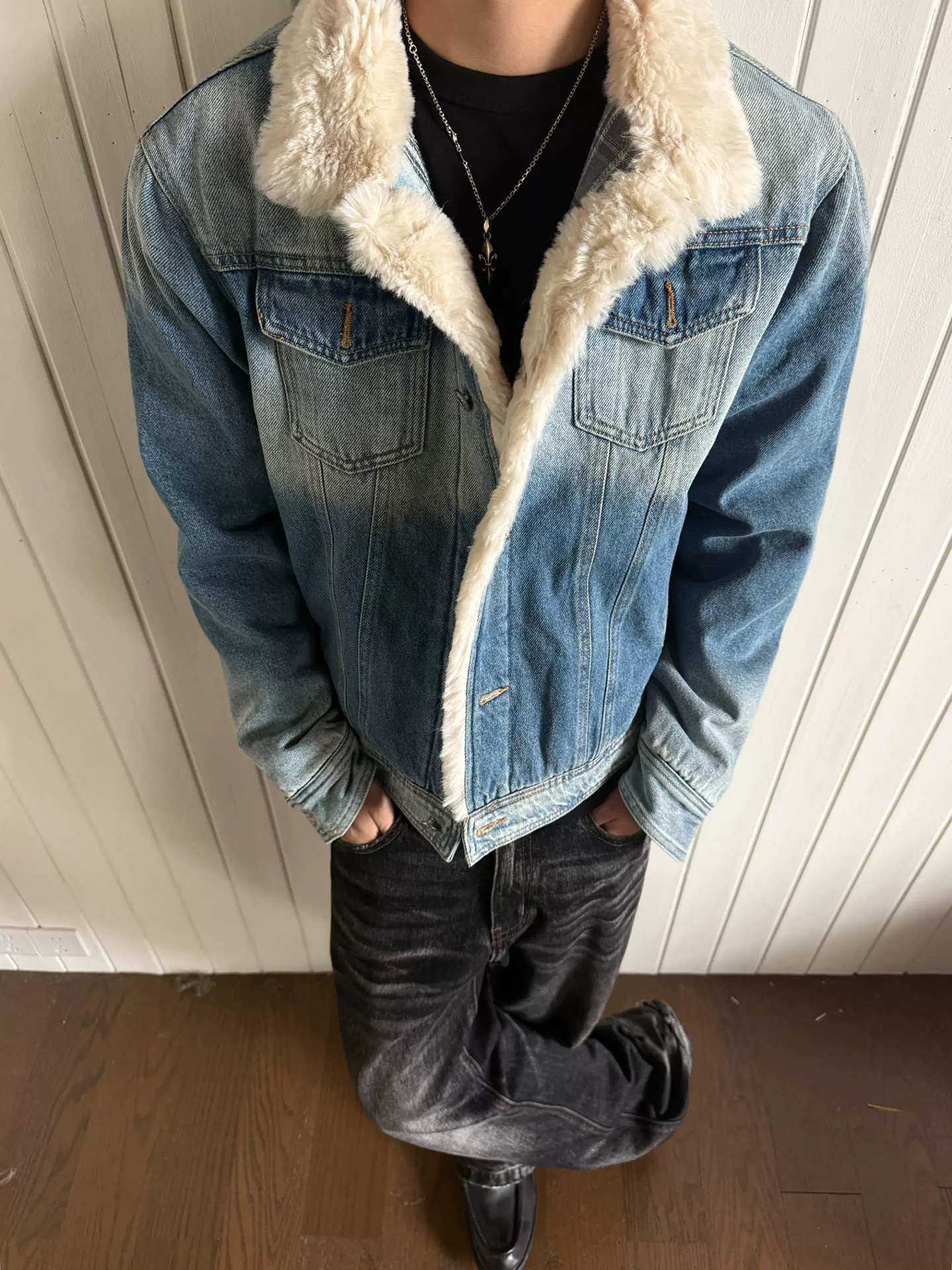 Milan Street Style Worn-In Den - Street Fashion Of Milan reseña y precio